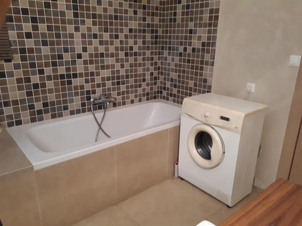 Utulny Apartman V Bratislava 15 外观 照片