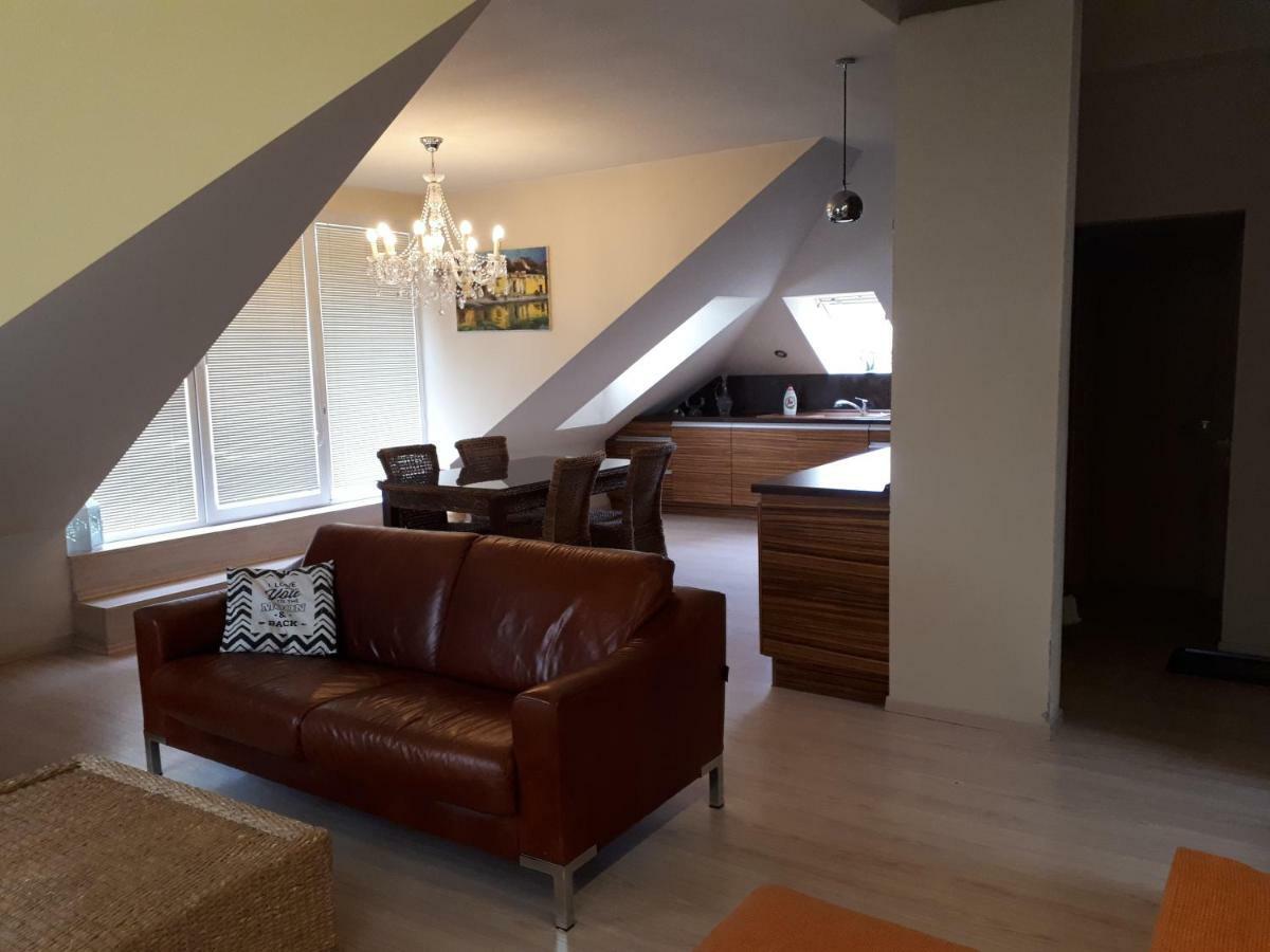 Utulny Apartman V Bratislava 15 外观 照片