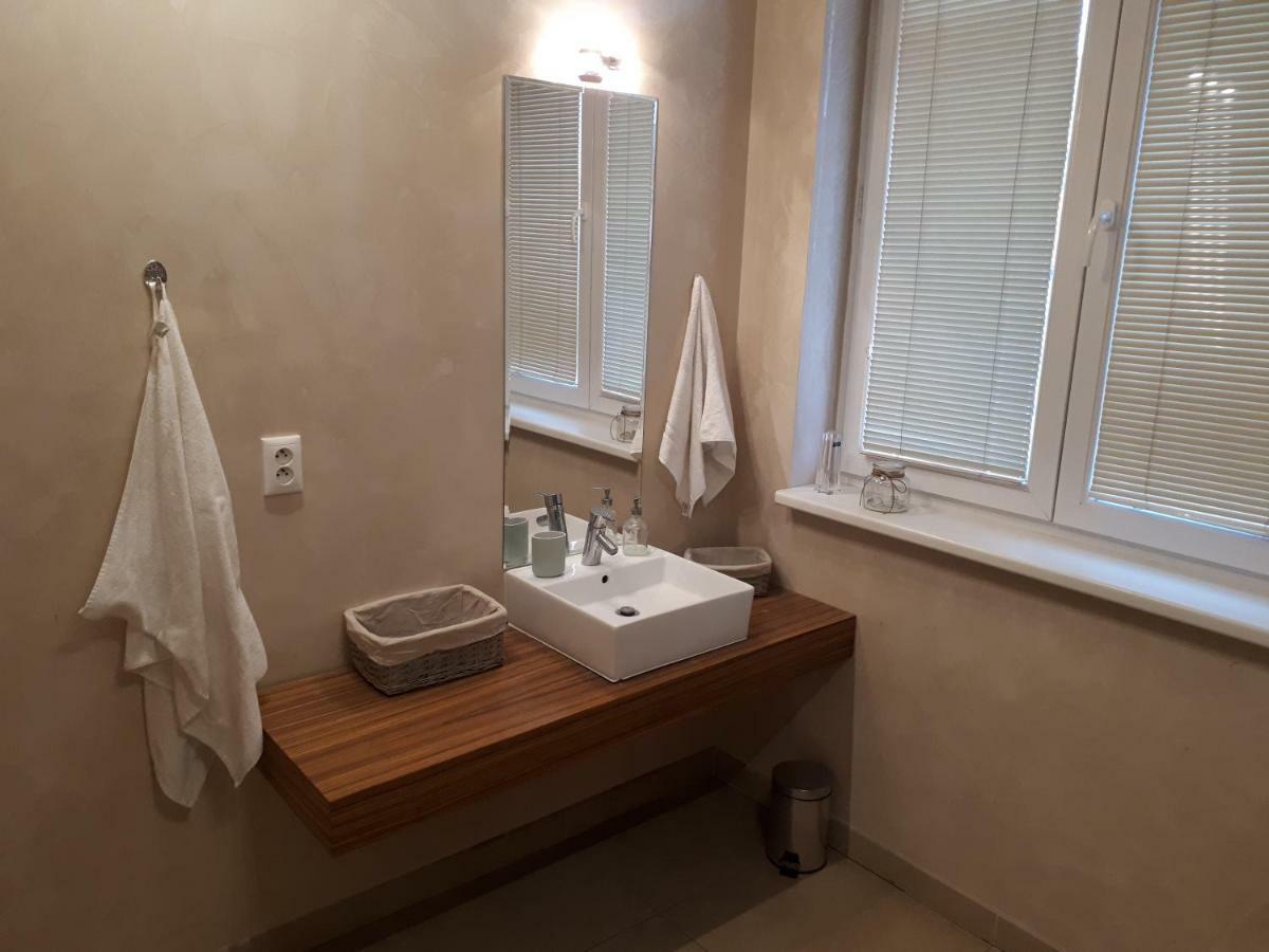 Utulny Apartman V Bratislava 15 外观 照片