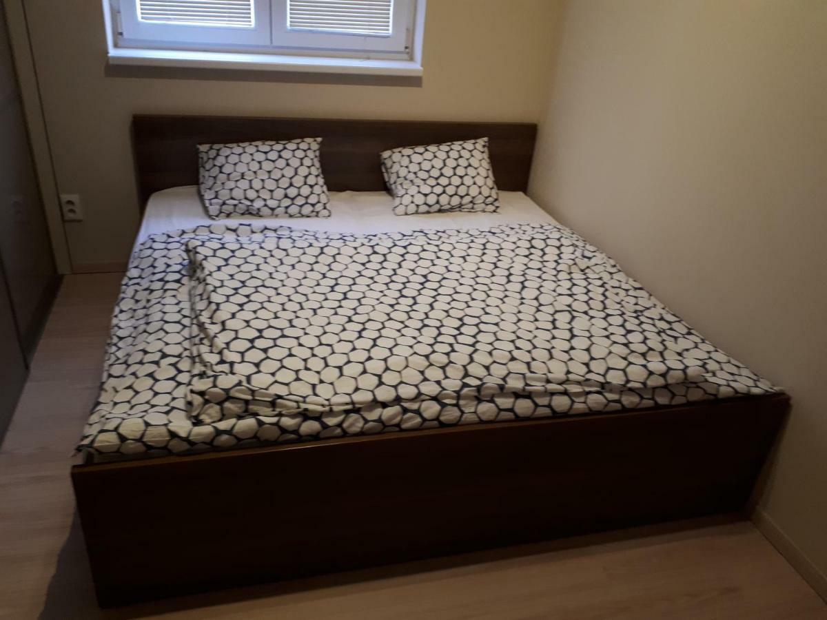 Utulny Apartman V Bratislava 15 外观 照片